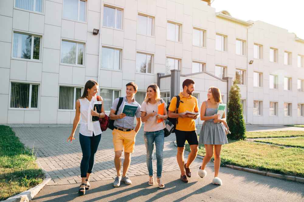 2023 Best Colleges With No Application Fee in Illinois
